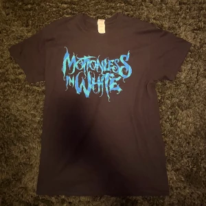 motionless in white merch - endast använd ett få tal gånger!