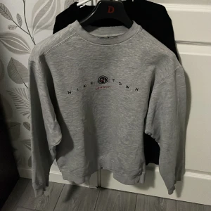 Niktown vintage  - Niketown london vintage tröja, säljs för att den inte används. Både man och kvinna kan använda den.   Vi kan diskutera priset.