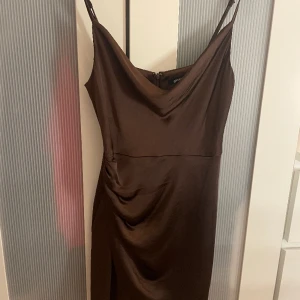 Fest klänning - Använt 1 gång. Super fin klänning