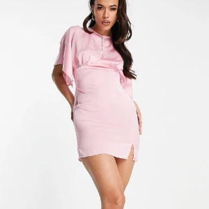 RosaKlänning - En kort rosa klänning, superfin till sommarn 💖 