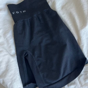 Nya nvgtn shorts  - Köpa för 400kr