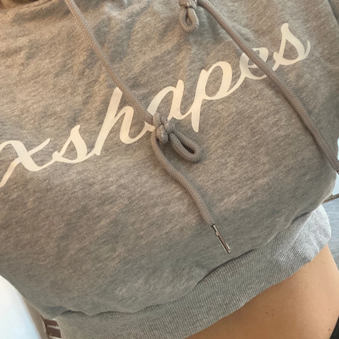 Croppad träningshoodie - 90