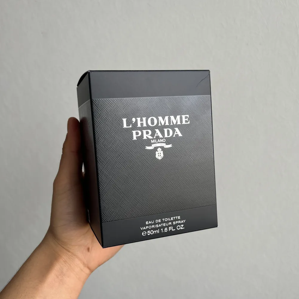 Oanvänd Prada L’Homme 50ml   750kr + frakt  Finns i Lund/Malmö . Övrigt.