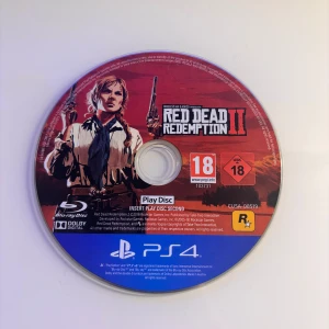 Red dead redemption 2  - Ändvänd men funkar exakt som den ska göra, säljer den för har helt enkelt tappat intresse av spelet, skivans packet ingår ej 