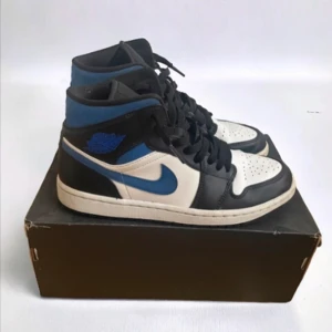 Jorden 1 race blue  - Good condition 