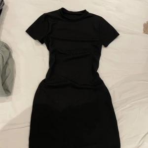 Kroppsydd kläning - . 