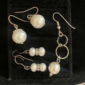 Örhängsset  - Örhängsset- 2 par och en singel från snö of Sweden i sterling silver