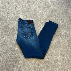 Replay jeans  - Säljer nu dessa tvär feta replay hyperflex jeans som är i toppskick👖storlek 30/34 Pris 549kr skick 9/10🙈🍾🍾
