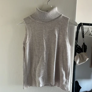 Kortärmad tröja - Köpt på zalando, storlek xs🙌🏻💓
