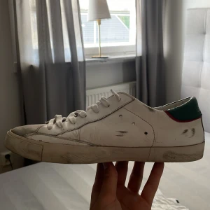 Phillippe model BILLIGT - Jag säljer Phillipe model billigt storlek 42 med små creese som man inte märker om man inte är nära. Inga skambud tack