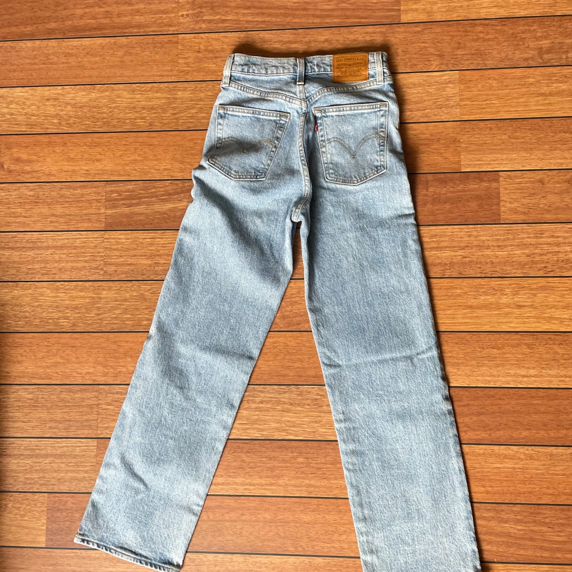 Ljusblå jeansbyxor från Levi's - 93