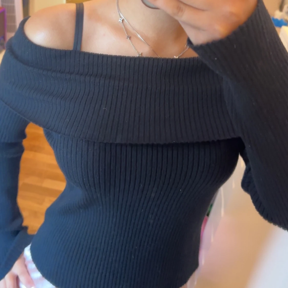 svart off shoulder 