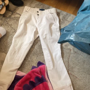  Ridbyxor -  Super fina vita tävlings / ridbyxor supersköna att rida i 