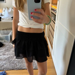 Chelsea kjol - Säljer denna kjol från Chelsea nypris 450kr, skriv innan du trycker på köp nu 