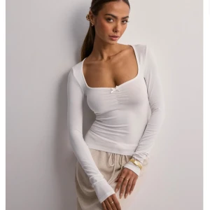 Topp - Sweetheart topp från Nelly, användt en gång 