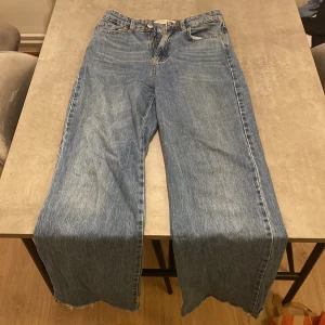 Visa jeans  - Jeans i bra skick Inte använt många ggr 