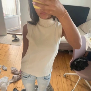 Tröja - Säljer denna polotröja från zara i s!