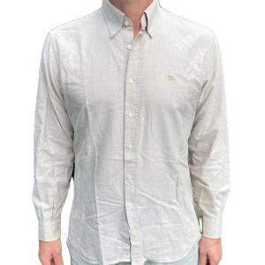 Burberry skjorta - Klockren burberry skjorta i beige sommarfärg,  storlek Medium. Fit to size. Nypris runt 12000 vi säljer för endast 549✅. Skjortan är i ett grymt skick (ca 9/10)