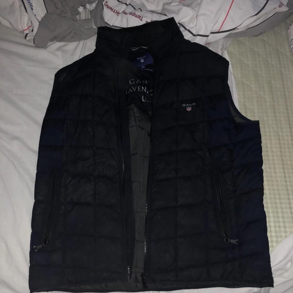 Svart dunväst från GANT