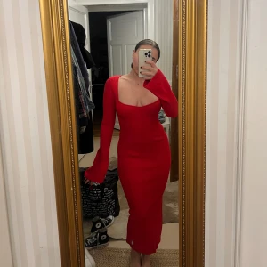 Adoore Riano dress - Helt oanvänd klänning. Finns ej kvar att köpa. Supersmickrande och fin! 