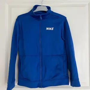 Snygg Nike sport zip up som aldrig har använts!