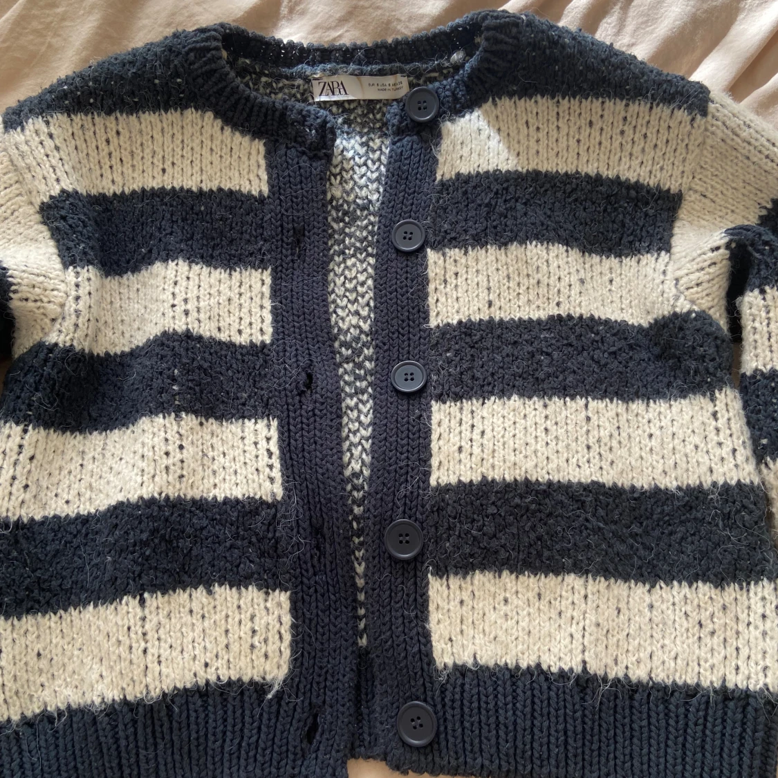 Söt stickad kofta - 90