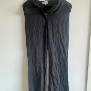 Kostymbyxor - Snygga kostymbyxor i ett tjockare material. Kommer inte till användning💓