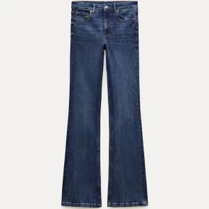 Zara jeans - säljer mina zara jeans i bra skick medelhög midja bot cut och små i storleken hör av er om flera frågor eller om ni vill ha bilder