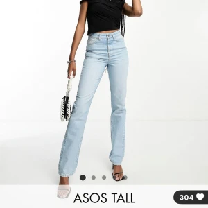 Asos jeans tall - Strl 32/36. Passar för längre tjejer.  Tyvärr gått ner en del i vikt och dessa jeans har blivit för stora, superfina raka jeans som passar L/XL för preferens. 
