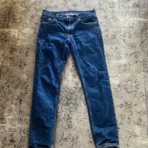 Snygga nudie jeans i storlek 31/32 