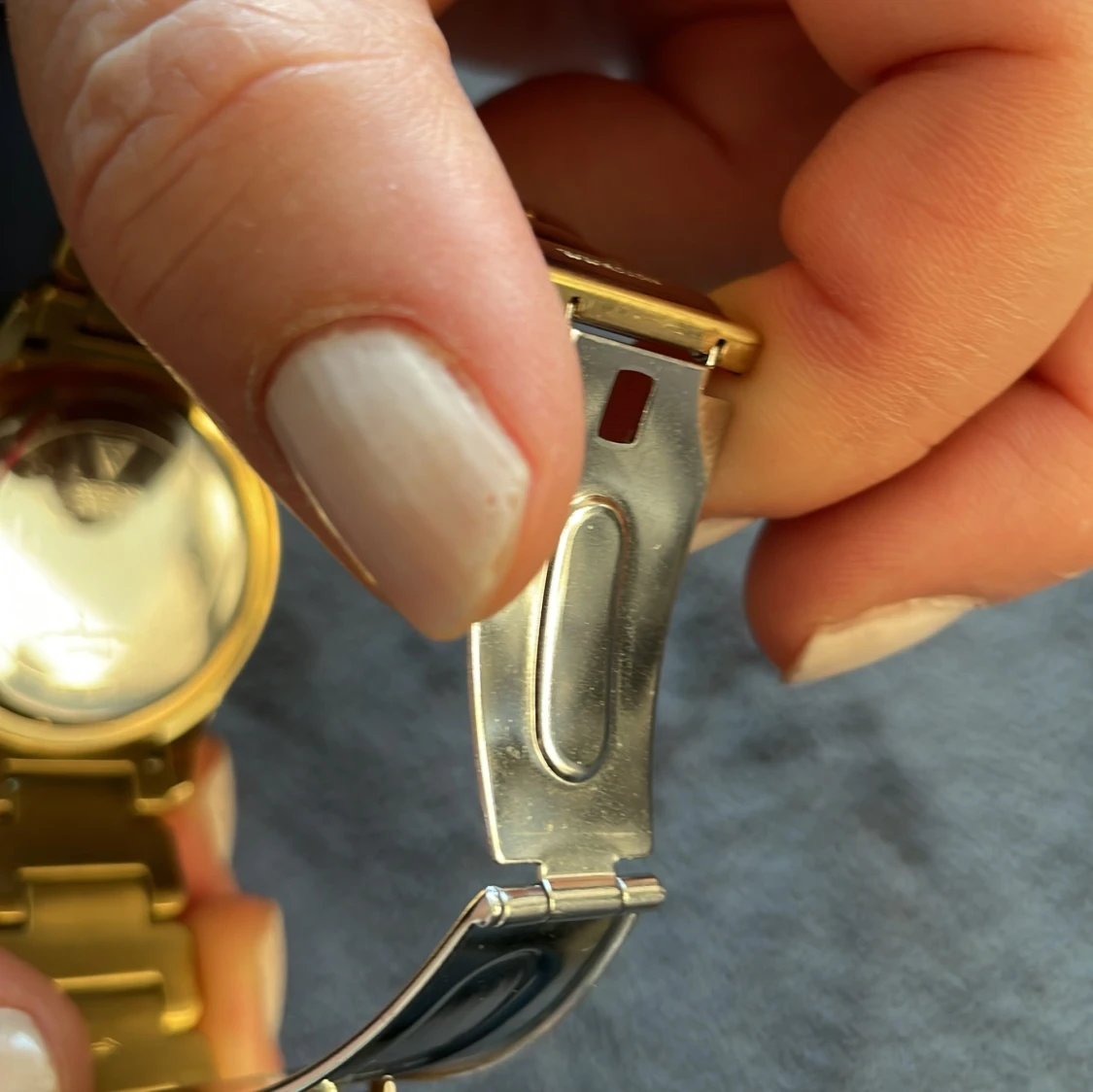 ”Guess” klocka  - 90