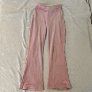 Coquette mjukisbyxor - Mjukisbyxor som är  för korta på mig ( är 170cm) , väldigt sköna.