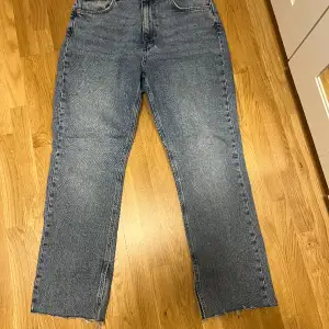 Petite jeans från Gina storlek 42