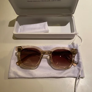 Chimi 02 ecru - Tjena! Säljer nu mina chimi i modellen 02 och färgen ecru. De är i väldigt bra skick och knappt använda. Nypris är 1300kr. Hör gärna av dig vid intresse💫