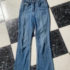Bootcut jeans från h&m i storlek 36❤️