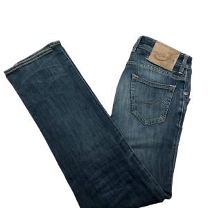 Jacob cohens jeans i utmärkt skick. Storleken är W30. Vid fler frågor kom privat. 