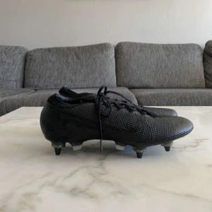 Nike mercurial vapor 13 ELITE SG - Storlek 42, väldigt svåra att få tag på, i nyskick. 
