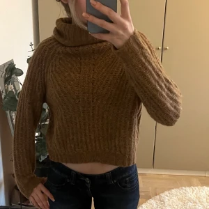 Stickad polo tröja - Fin stickad tröja i gott skick.💗