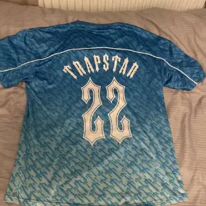 Trapstar t-shirt blå storlek s 1:1