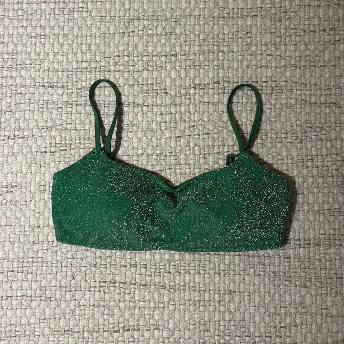 Glittrig bikiniöverdel