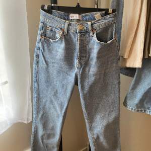 Fina jeans från zara som inte används längre 