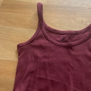 Linne  - Sött linne från brandy Melville, knappt andvänd 
