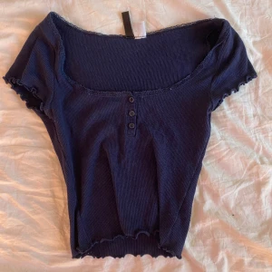 Marinblå topp - Jättefin topp från hm💞🙌