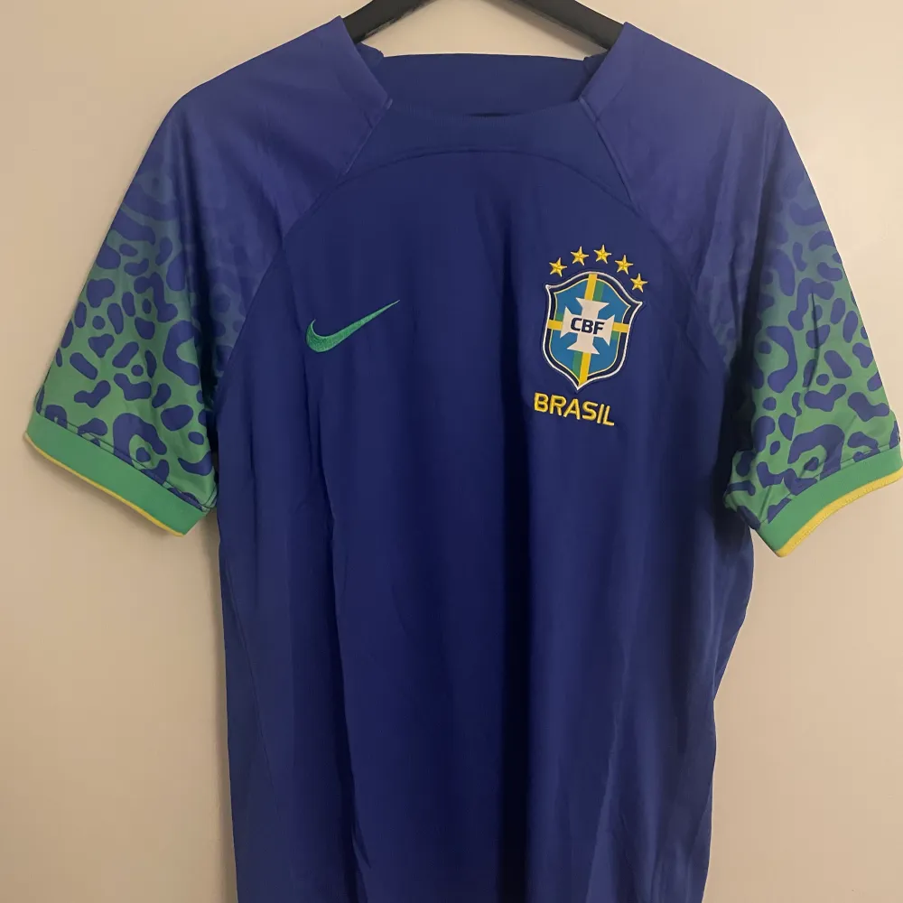 Brasilien träningströja! Helt ny . T-shirts.