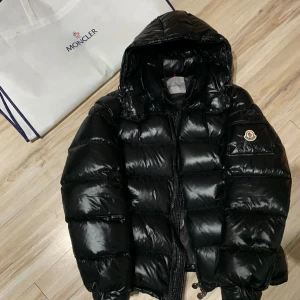 Moncler Maya - Worn 1 season Size 4 (L-XL)