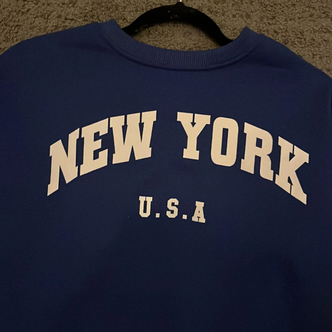 Mörkblå tjocktröja - 90