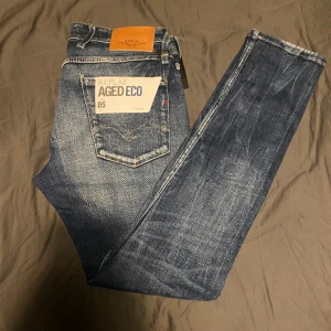 Replay Anbass  - ✨Säljer nu dessa superfeta Replay jeansen som är helt nya med alla lappar kvar. Storlek W31 L32 och skicket är 10/10. Hör av dig vid minsta lilla fundering🤝🏽✨