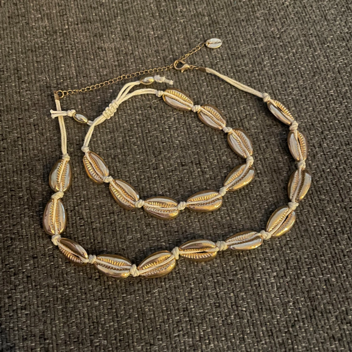 Halsband och armband