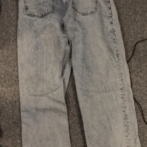 Woodbird byxor  - Säljer mina snygga woodbird byxor som är nyskick 