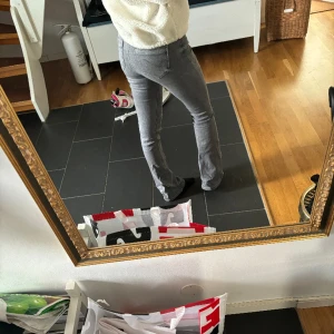 Supersnygga jeans  - Säljer dessa snygga jeans från ONLY då dom inte kommer till så mycket användning. Använda få gånger och har inga tecken på användning vad jag ser. Jättesnygga fickor, sitter Low-midwaist.